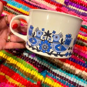 VTG 1982 folk art blue birds jumbo sized ceramic mug by F.T.D.A.